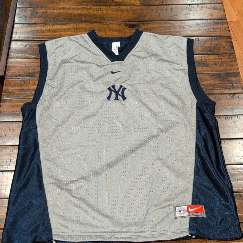 Vintage Nike Yankees Reversible Sleeveless